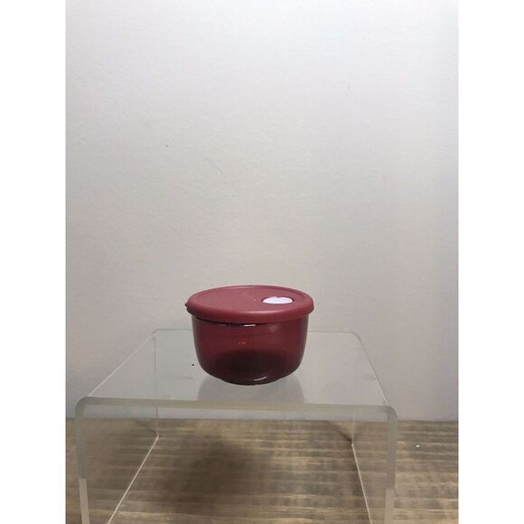 TUPPERWARE MINIATURE RED ROCK N SERVE CONTAINER MAGNET - Picture 2 of 3